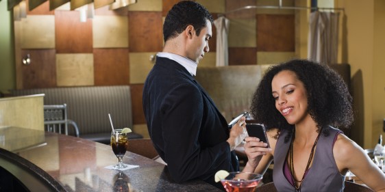 o-phone-date-facebook