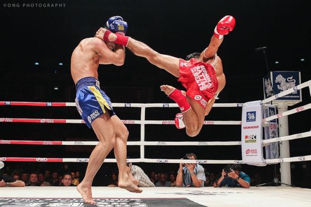 Flying-Kick-muay-thai